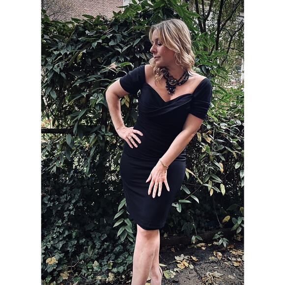 Vintage black dress by Frank Usher with sweetheart neckline, size 10 - Picture 2 of 5